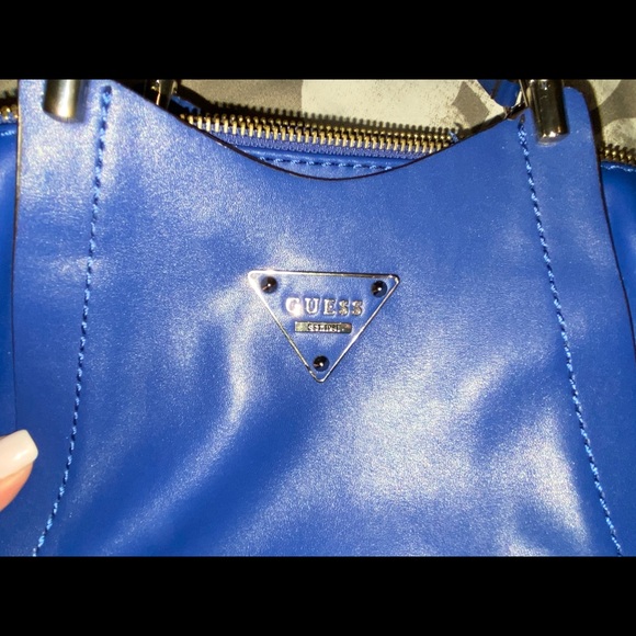 GUESS purse - Picture 2 of 3